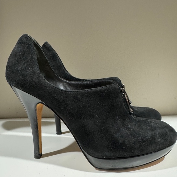 Suede!  Gorgeous Black Suede Via Spiga Heels - Sz 6 - Picture 2 of 6
